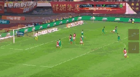 下半场比赛,高拉特门前包抄被晋鹏翔拉倒,裁判无视,没有给点球;郜林