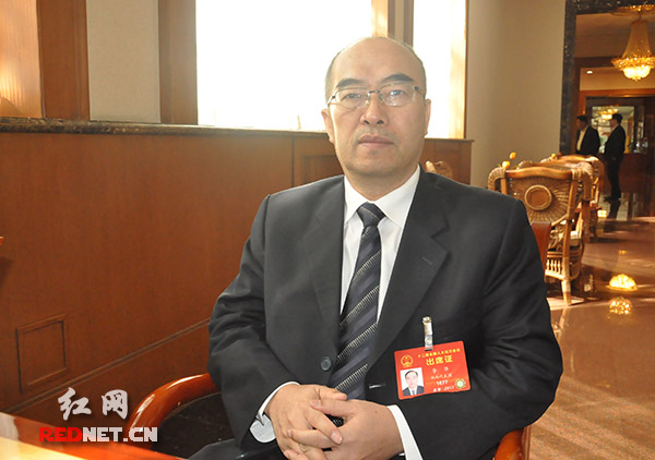 全国人大代表李华:严控石化新增产能 规范成品