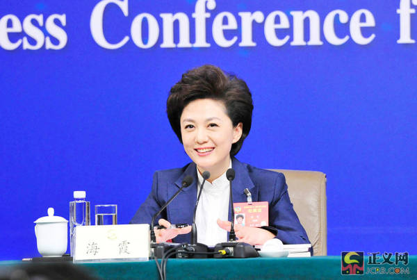 成龙海霞等委员谈弘扬中华传统文化