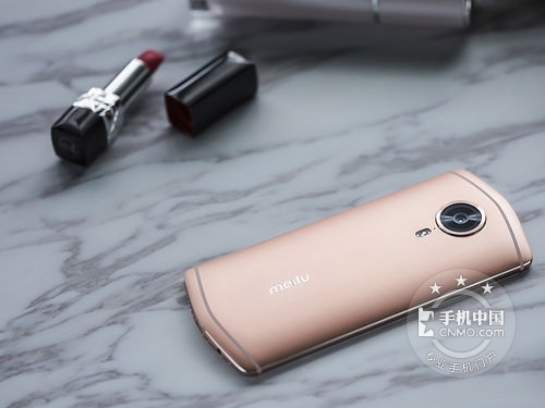 直播美颜最强黑科技 美图T8售价3999元|指纹识