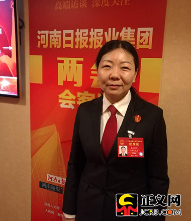 全国人大代表、河南省宝丰县法院副院长朱正栩。党小学 摄
