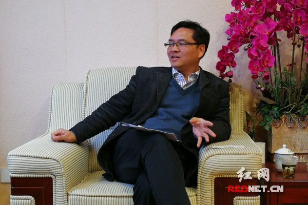 中国债务催收行业鱼龙混杂 法学专家称立法刻