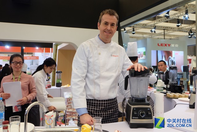 Vitamix请来了颜值和厨艺兼具的国外名厨