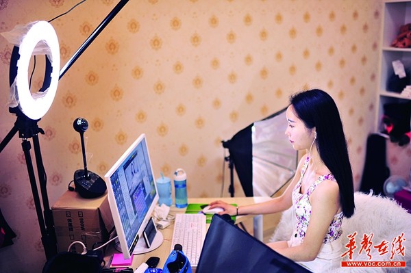 消费与收入关系_三月三加清明节小长假玉林旅游消费收入创新高