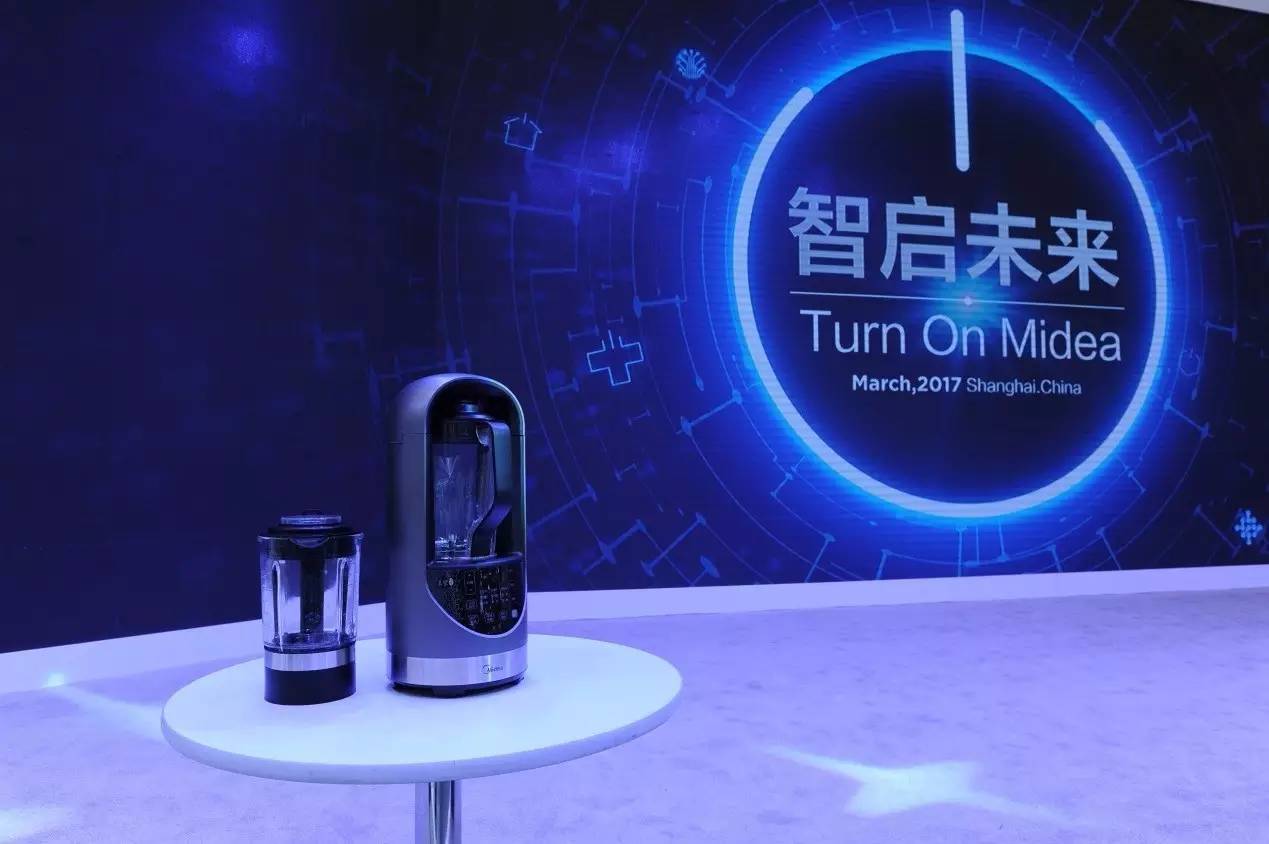 黑科技惊艳awe美的全球首台煮饭机器人拿下艾普兰金奖