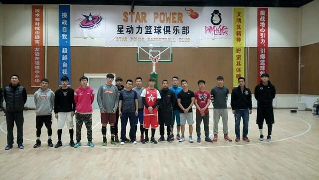 球场何处不砍鲨,虎扑路人王太原站现砍人战术