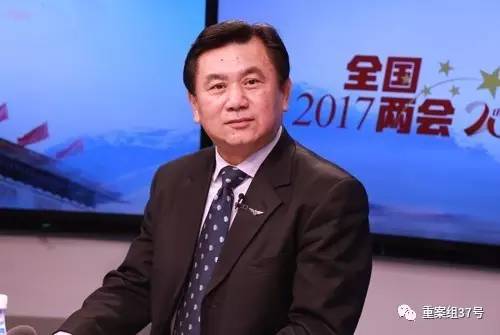 　▲中国民用航空局局长冯正霖在人民网接受访谈，表示会研究推行无人机实名制管理方式。&nbsp; &nbsp; 图片来源/人民网