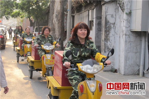 北京消防志愿者助阵全国两会安保(组图)