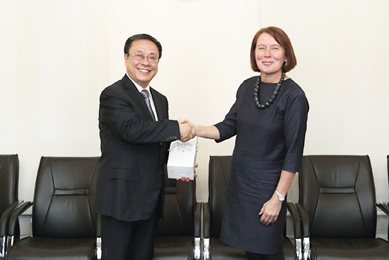刘宇辉主任会见芬兰赫尔辛基市教育局局长北京