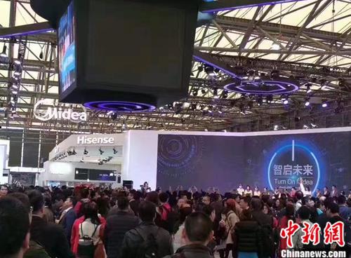 什么值得買值友團走進AWE展 體驗高新科技展品(圖1) 什么值得買值友團走進AWE展 體驗高新科技展品(圖1)
