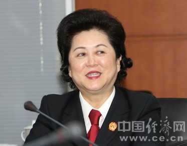 广东省高院原党组成员、执行局原局长许佩华被