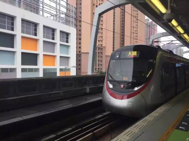 中车造香港沙中线首列车正式上线运营,16分钟跑11.4公里