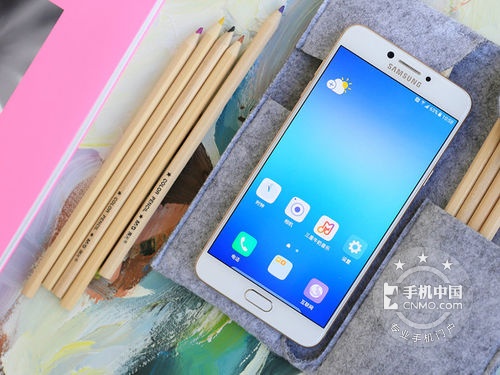 轻薄时尚简约风 三星C7 Pro报价2250元
