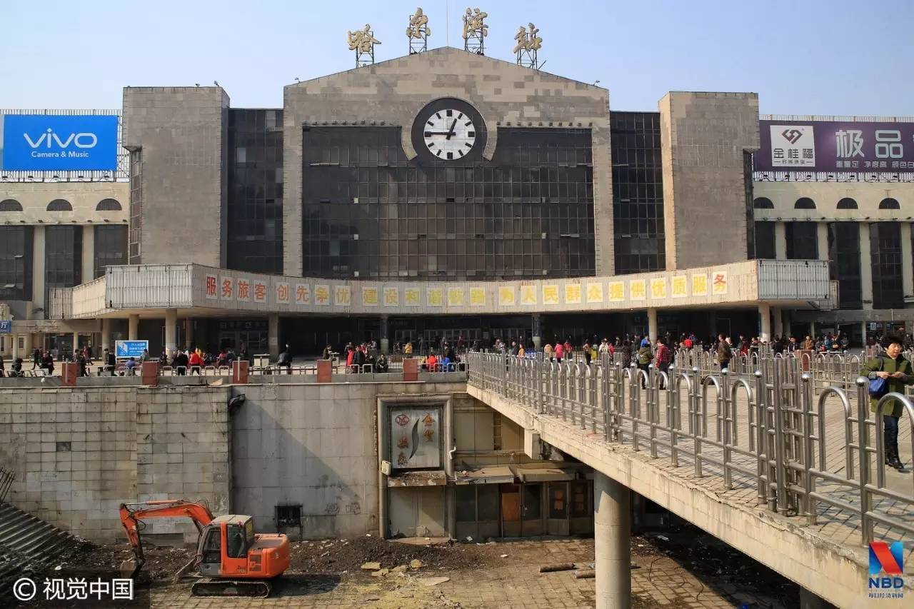 一座省会火车站改建,请来僧人做法事!谁干的?