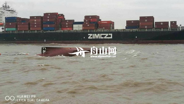 舟山嵊泗籍渔船在衢山海域倾覆 目前5人获救6