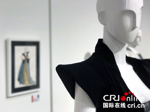 “时代映像——中国时装艺术精品展”于3月18日在新加坡中国文化中心开幕