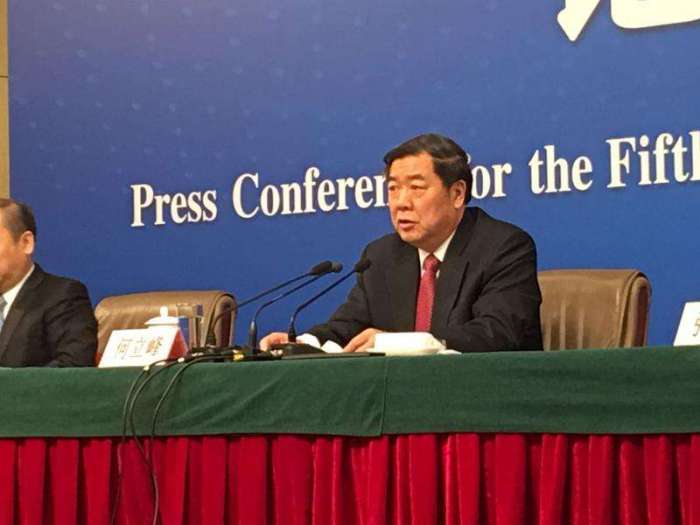 发改委主任何立峰:中国经济发展面临三大结构