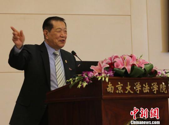 “当代福尔摩斯”李昌钰获授南京大学名誉教授称号。 佘治骏 摄