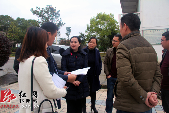 张慧)3月20日,祁阳县委常委,宣传部长陈莉深入祁阳潘市镇一中,调研