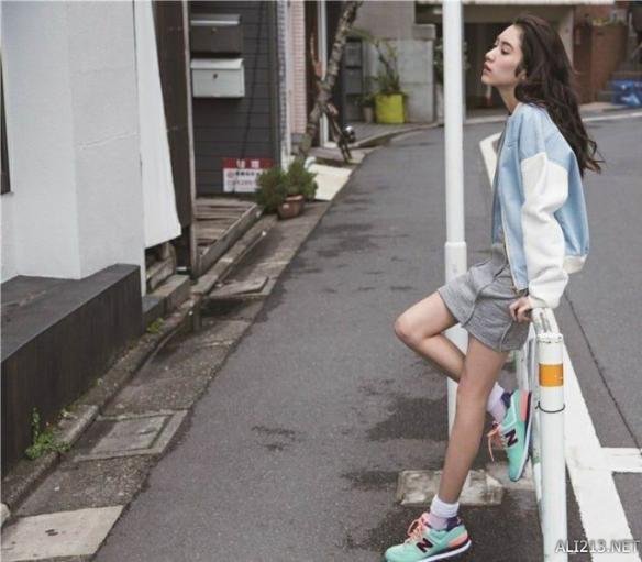 穿衣显瘦、脱衣有肉!超人气混血女模吉田沙世写真赏_八卦趣闻_新浪游戏_新浪网