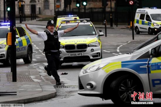 伦敦袭击案中，遇难者包括一名警察。伦敦警察局已经将这起事件定性为“恐怖袭击”。