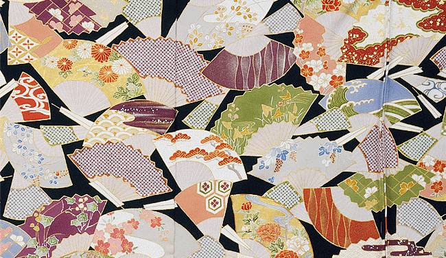 花朝月夕轻轻折,樱花树下赠伊人