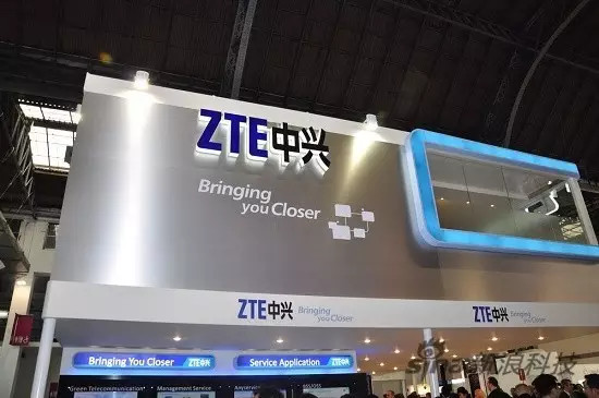 58 同城数据泄露:700 元拿下全国简历;微信上线