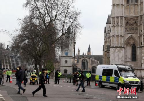 当地时间3月23日上午,英国议会大厦周边仍处于封锁状态。