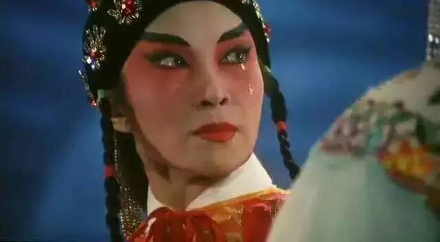 她是張國榮女神，曾甩了謝賢，嫁給愛情38年，如今70歲活成17歲的模樣！