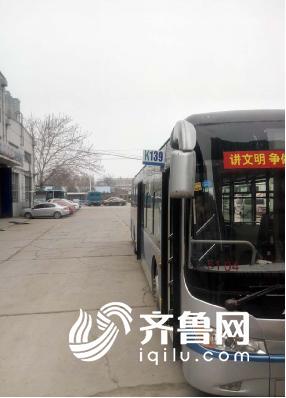 济南公交车上将有门牌 避免前面车挡住后面路