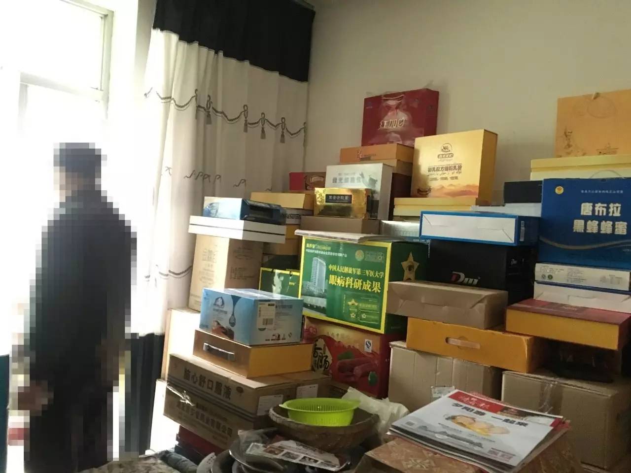 分析丨不治病的保健品为啥能一再洗劫老人的钱