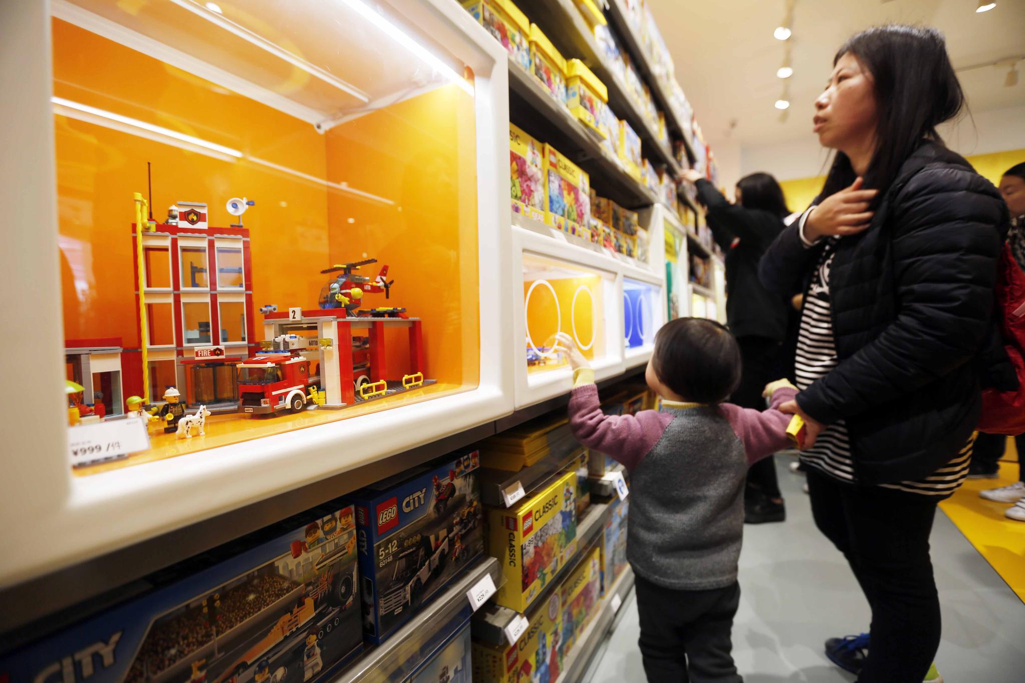 数字时代如何吸引儿童?除了建主题乐园,乐高首