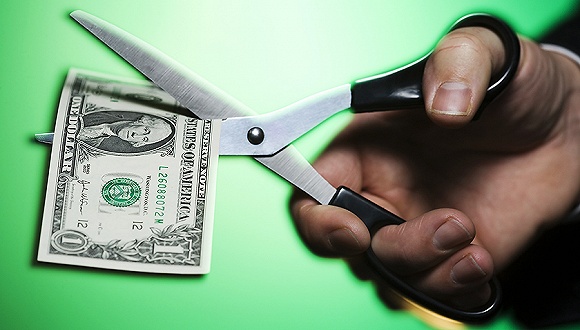 净利腰斩影响30万从业者生计 最赚钱三大券商