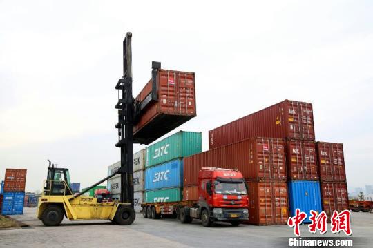 浙江义乌港公司正式运营 助力义乌小商品借海