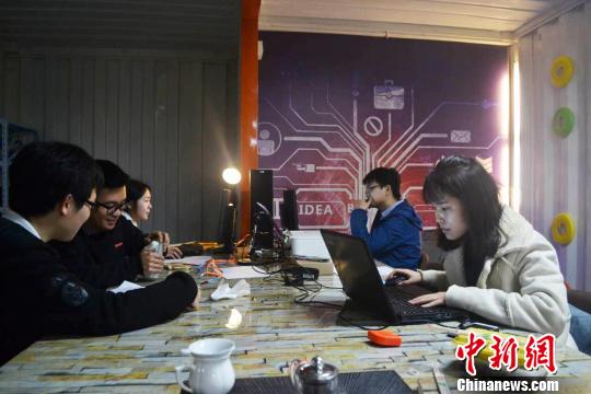 泉州“杰利”集装箱创客空间里的星光科普工作室。 刘真真 摄