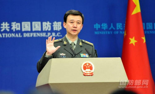国防部新闻局副局长、国防部新闻发言人吴谦大校答记者问。 李爱明 摄 图片来自:国防部网站
