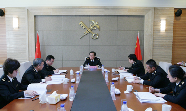 图为:于广洲参加长春海关民主生活会 刘巍/摄3月26-27日,海关总署署长