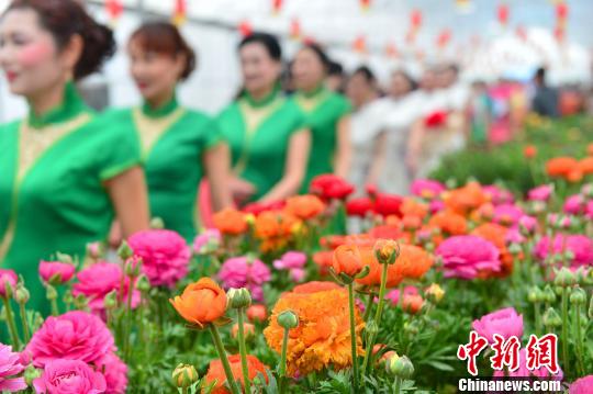 该文化节以古荆楚文化为内涵 钟欣 摄