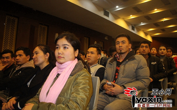 自治区团委民族团结一家亲大宣讲走进新疆师