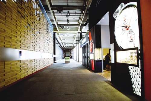 百年巴塞尔钟表展: 瑞士制造 面临艰难迭代|大楼