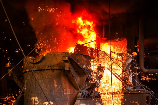 2016钢企业绩冰火两重天:盈利为主流 重庆钢铁