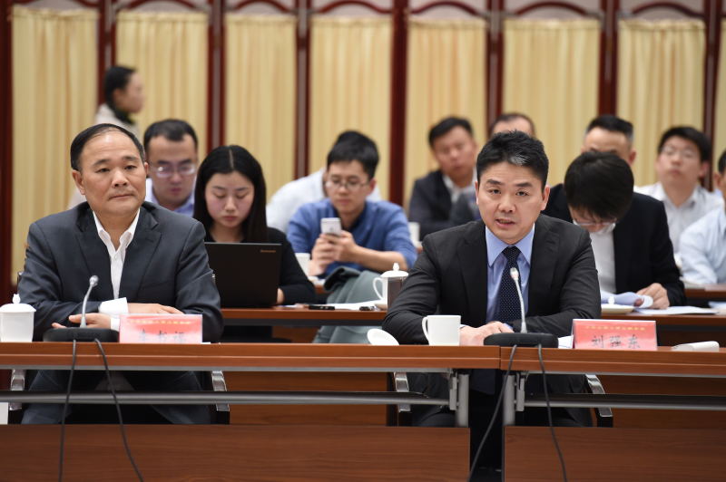 能纳税说明企业活得好 马云、李传福、刘强东