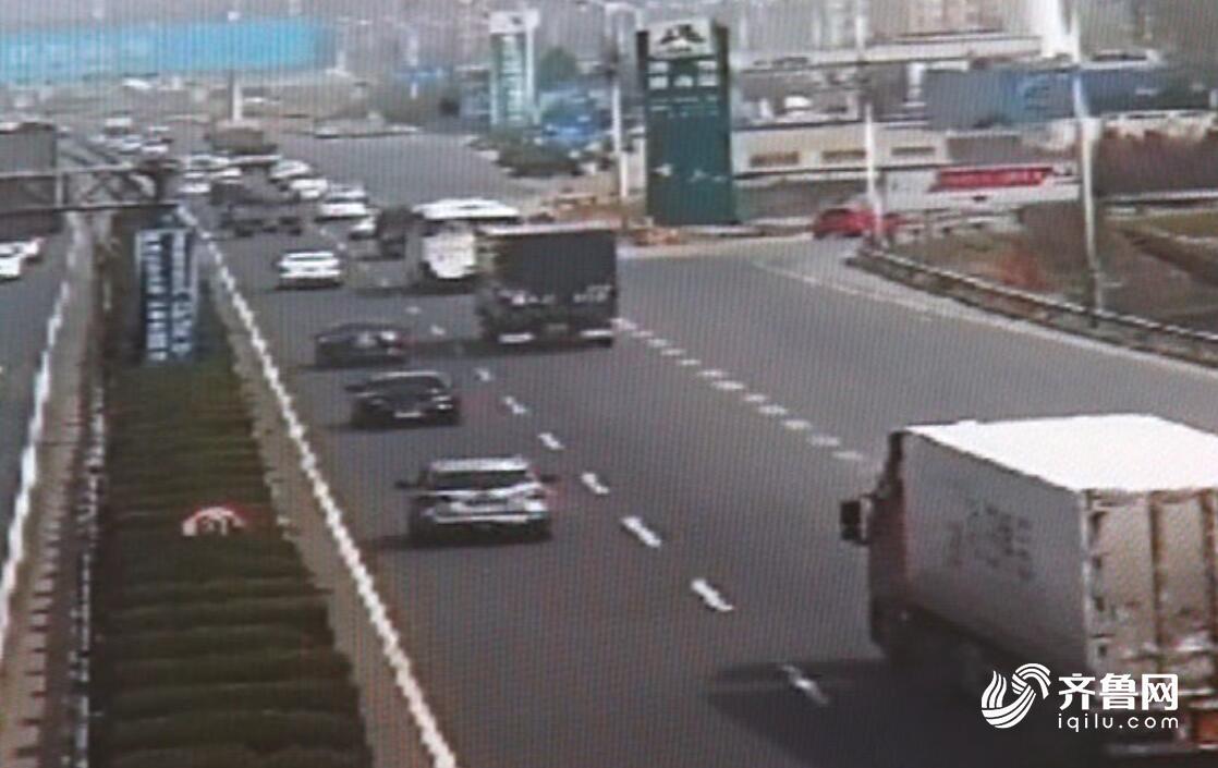 小长假第一天迎来出行高峰|长假|出行|高峰