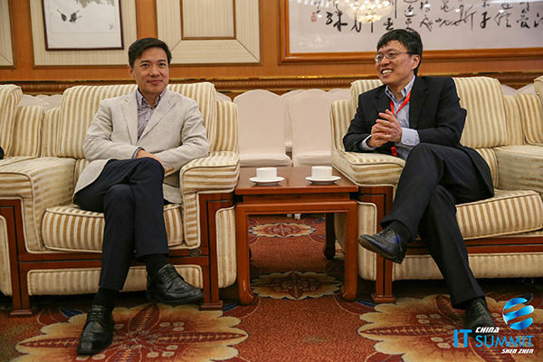 许勤昨深夜从河北飞回深圳 今早与IT峰会企业家