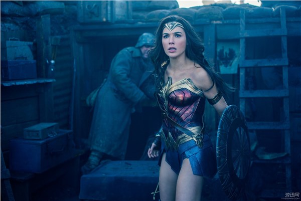 《神奇女侠》海量官方剧照 戴安娜公主衣装百变万种风情_八卦趣闻_新浪游戏_新浪网
