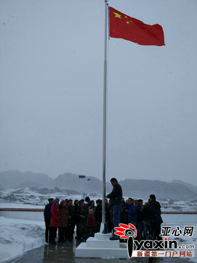 新疆阿勒泰市县级领导赴包联村同升一面旗,共