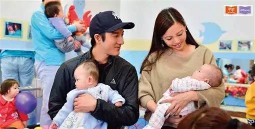 王力宏三兄弟罕见同框,有才有财还有颜,王妈妈生孩子的时候是开挂了吗