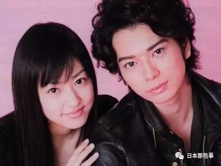 每年日媒都要例行公事一般地报道松本润和井上真央要结婚的消息,然后