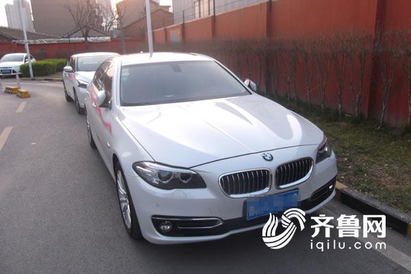 济南一小区保安将28辆停在消防通道上的车全