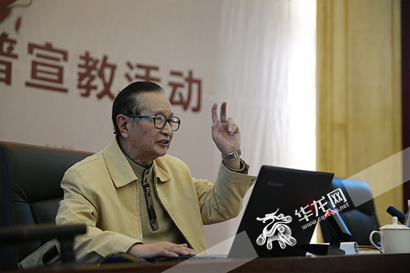 家门口看名医 重庆80岁老中医自编养生歌倡导